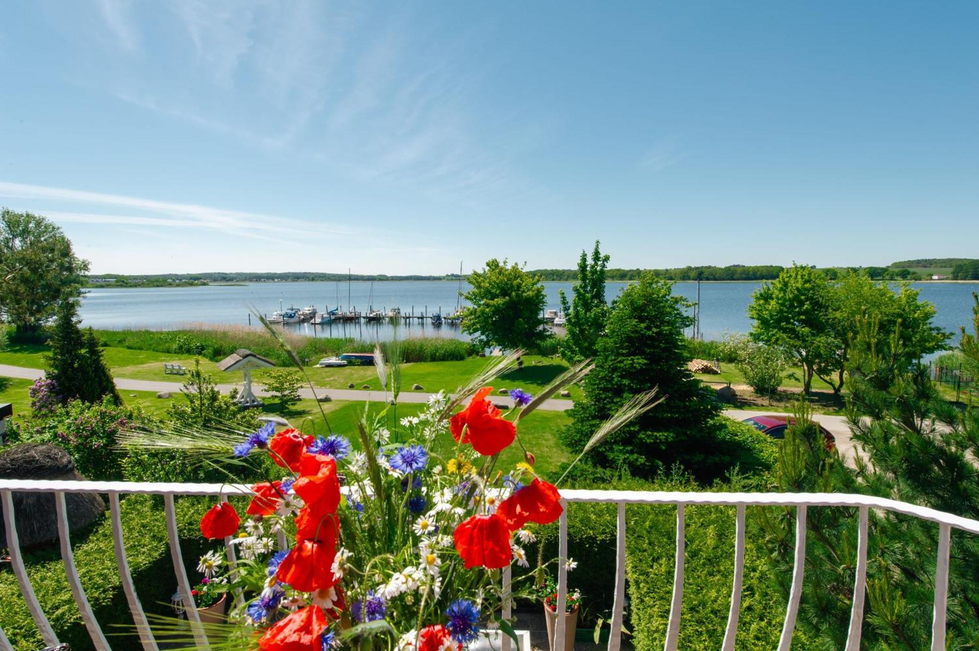 Selliner Ferienappartements Mit Balkon Und Seeblick Eksteriør bilde